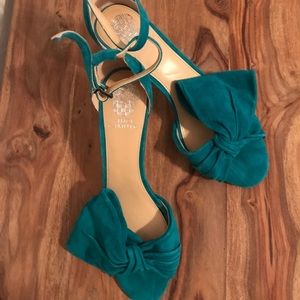 Vince camuto turquoise heels size 10